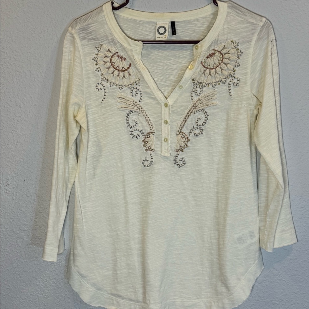 Anthropologie Akemi + Kin Ivory Embroidered Henley Slub Knit Top XS